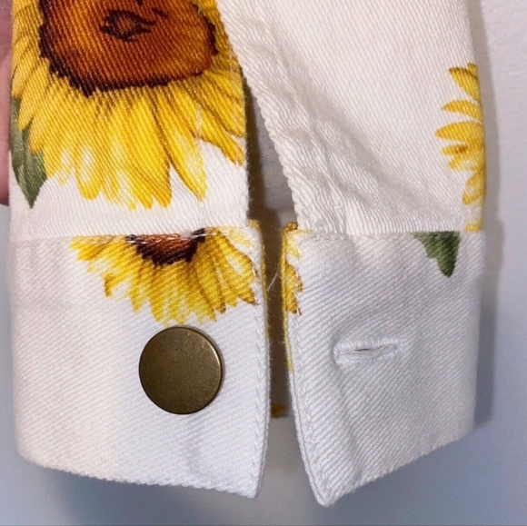 Forever21 Sunflower White Denim Jacket - Size Small - Picture 4 of 7